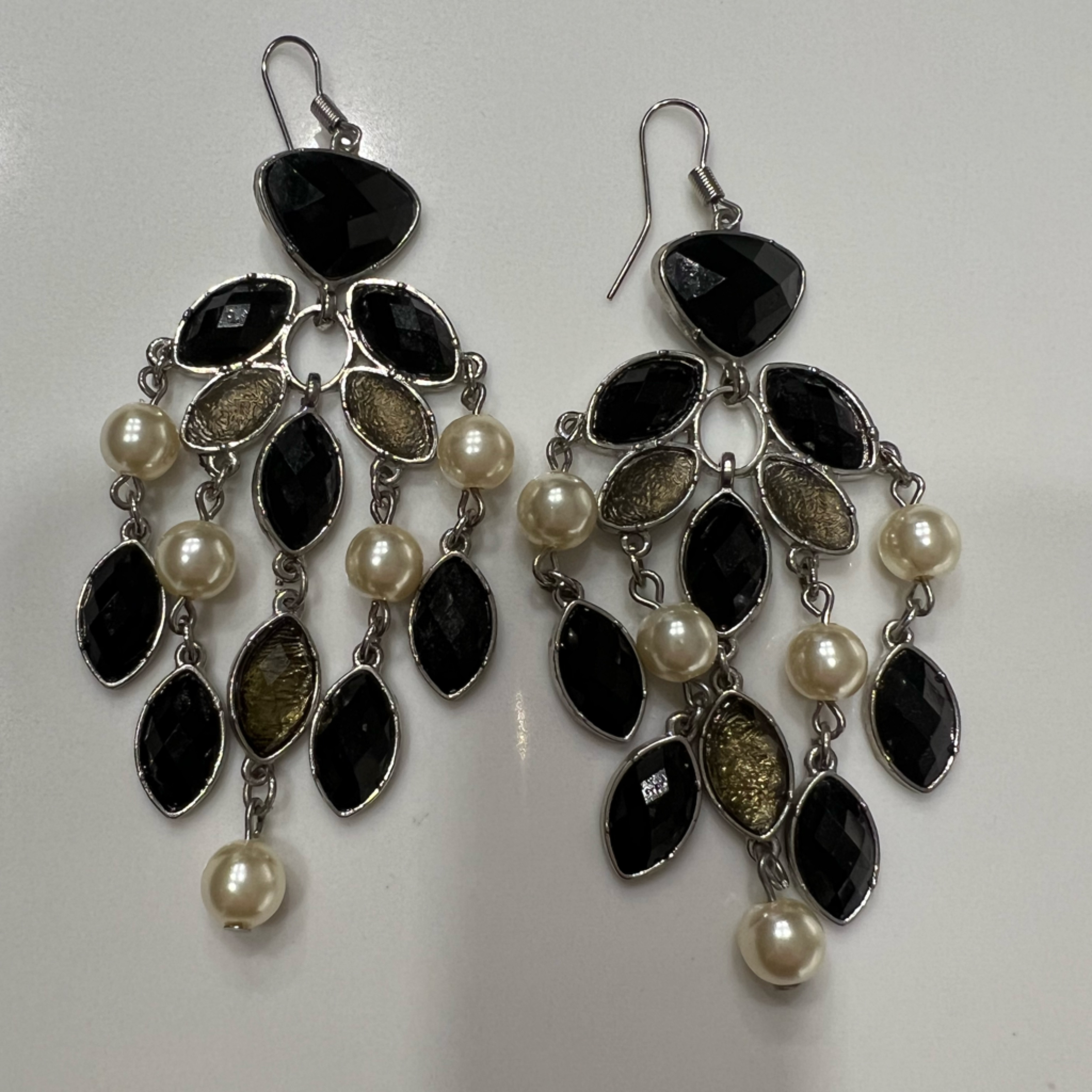 Bebe Dangle Silver Metal Black Pearl Stained Resin Drop Statement Earrings 35$